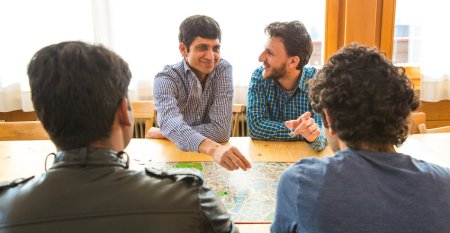 Raum für Begegnung – Flüchtlinge erzählen ihre Fluchtgeschichten 